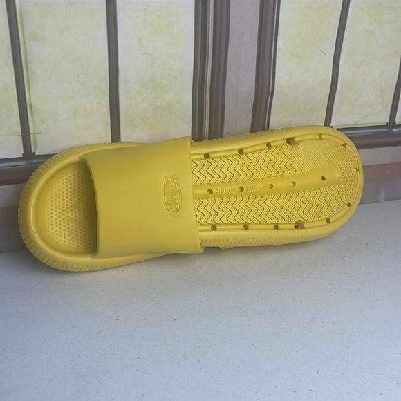 UltraCozy Comfort Slide Sandals - Picture 2 of 6